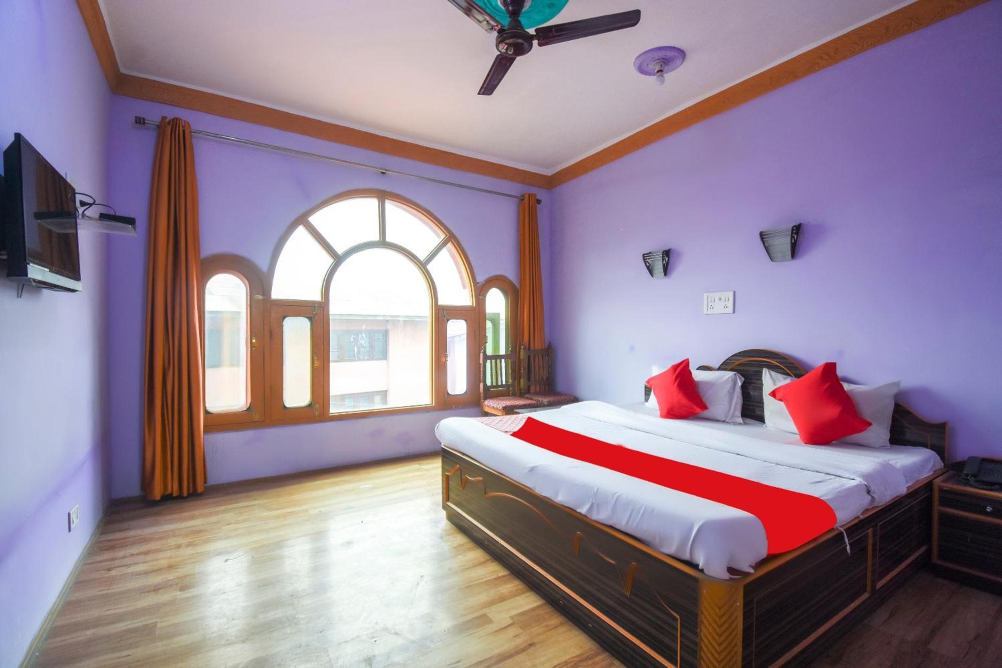 Oyo Hotel New Divine Kashmir Durgjan المظهر الخارجي الصورة