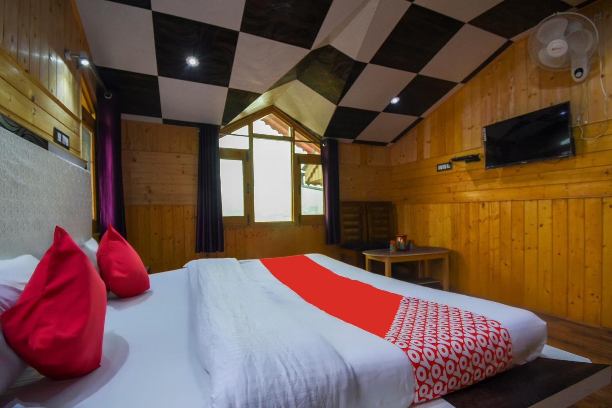 Oyo Hotel New Divine Kashmir Durgjan المظهر الخارجي الصورة