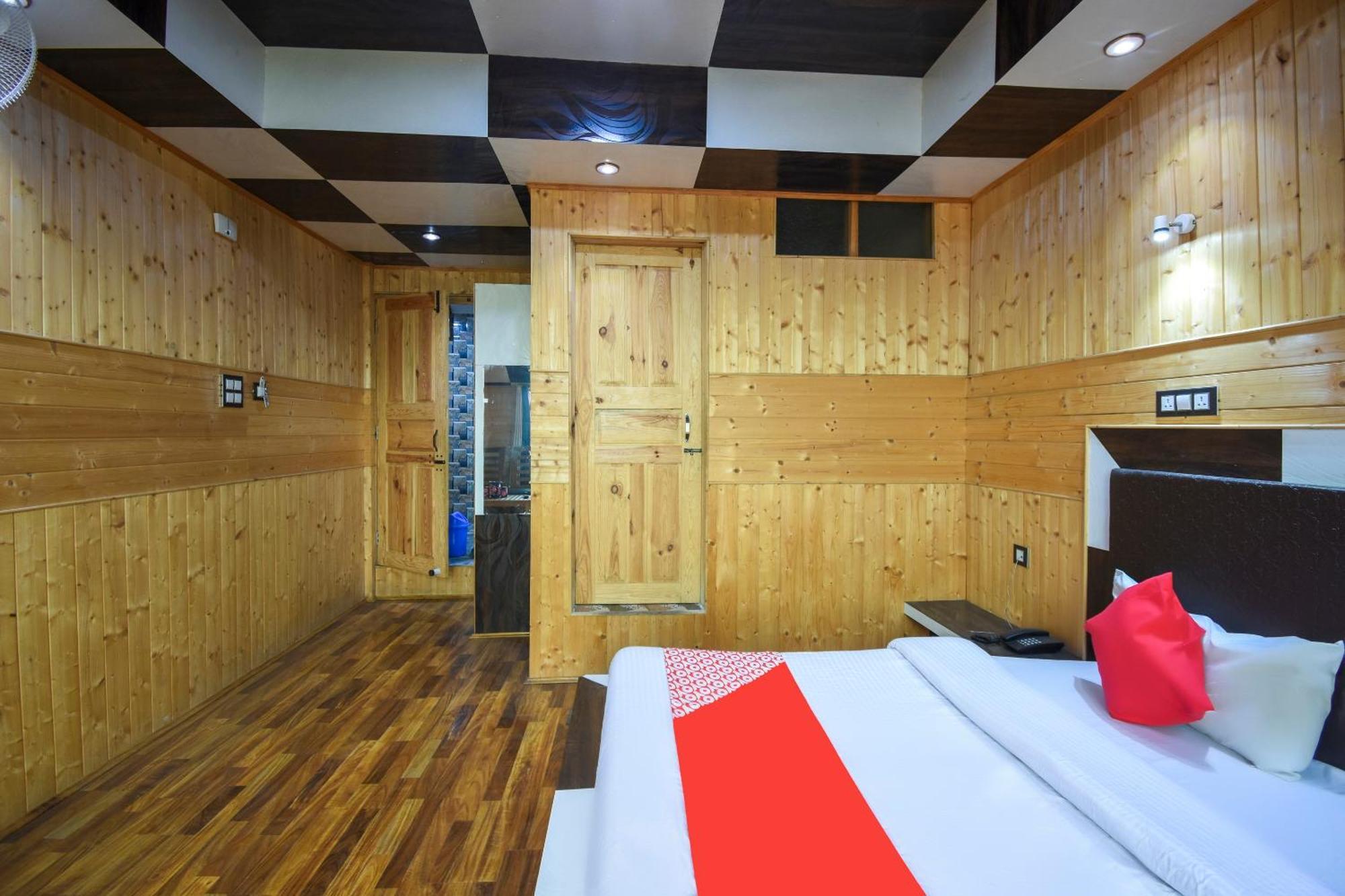 Oyo Hotel New Divine Kashmir Durgjan المظهر الخارجي الصورة