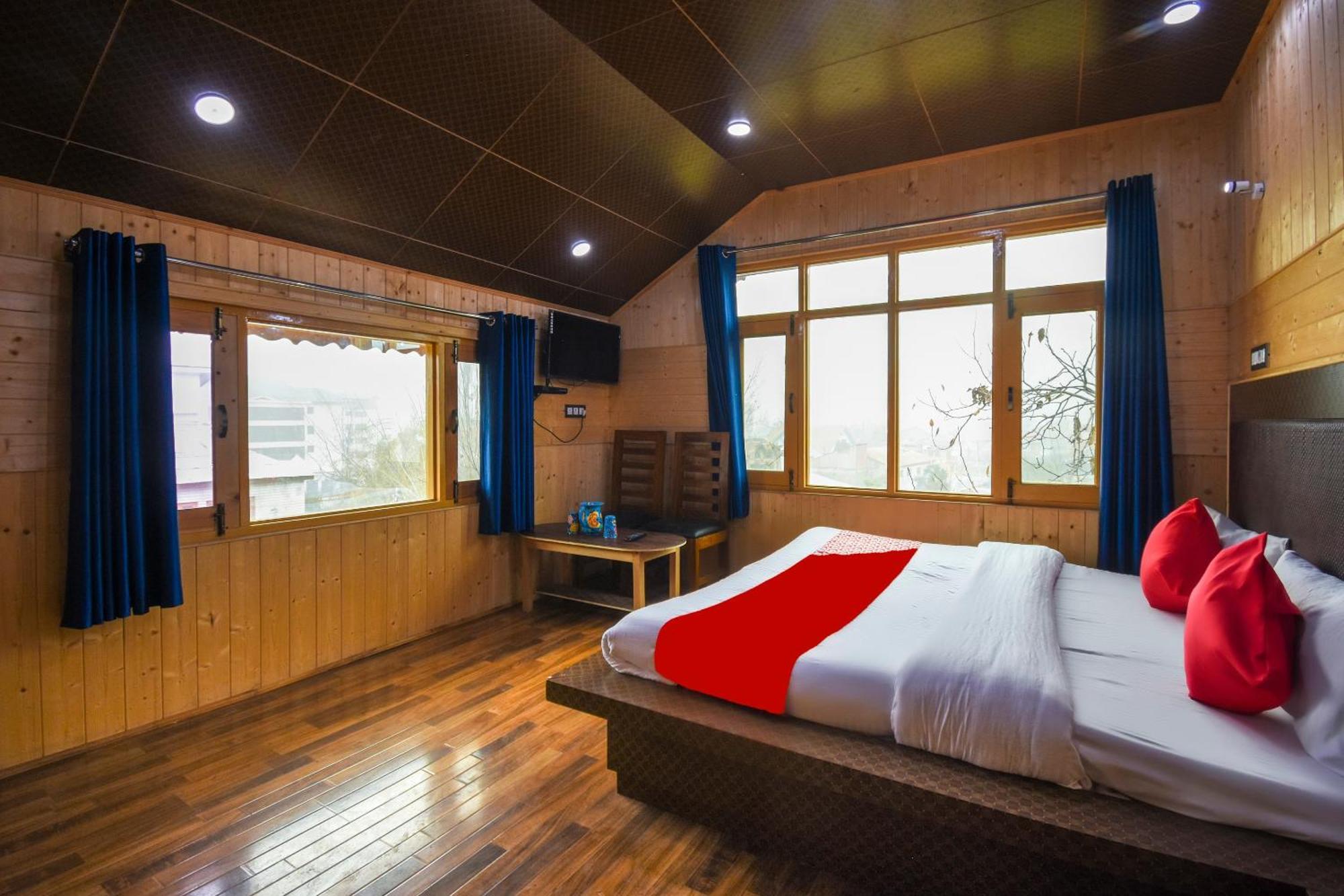Oyo Hotel New Divine Kashmir Durgjan المظهر الخارجي الصورة