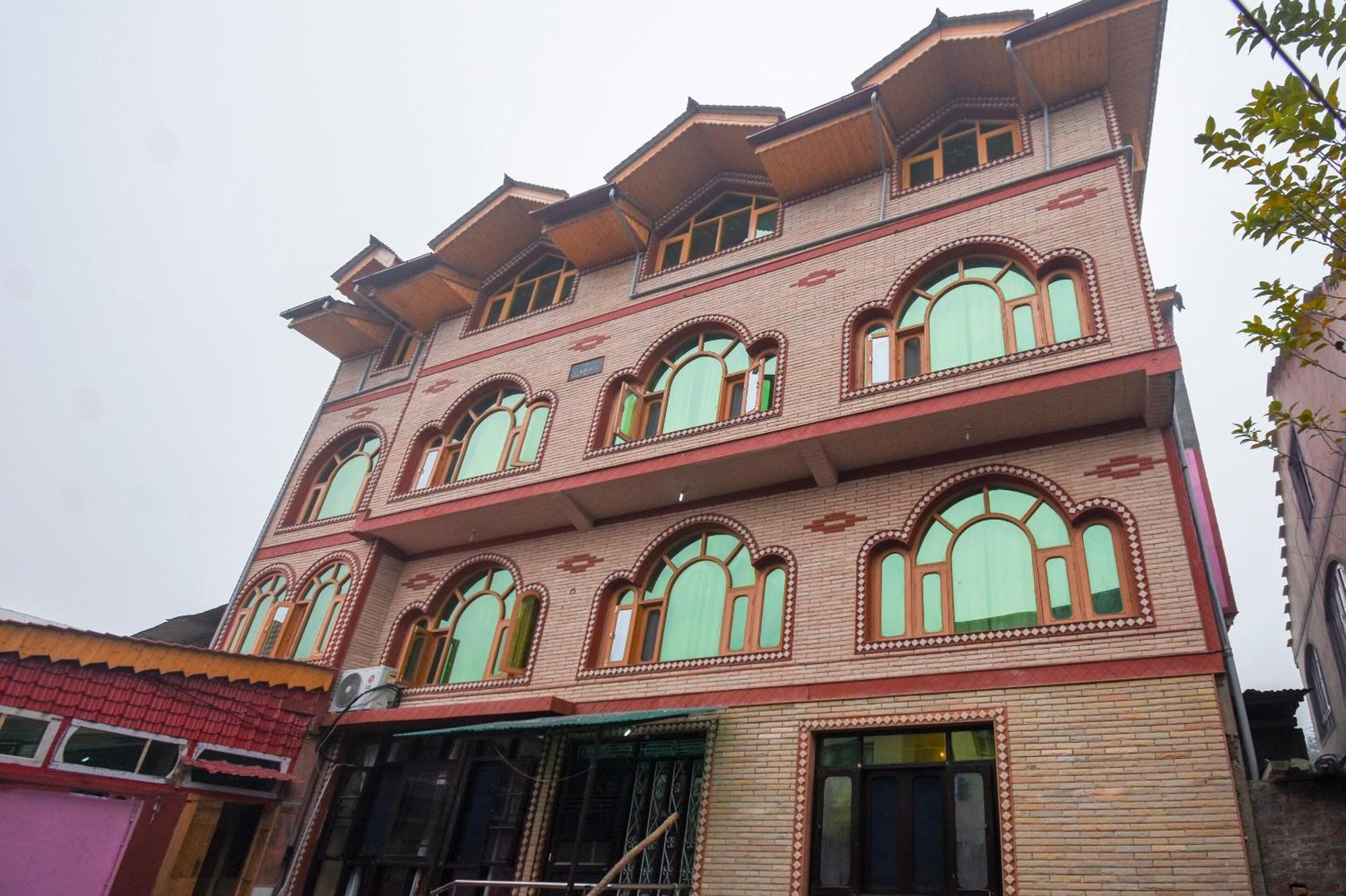 Oyo Hotel New Divine Kashmir Durgjan المظهر الخارجي الصورة