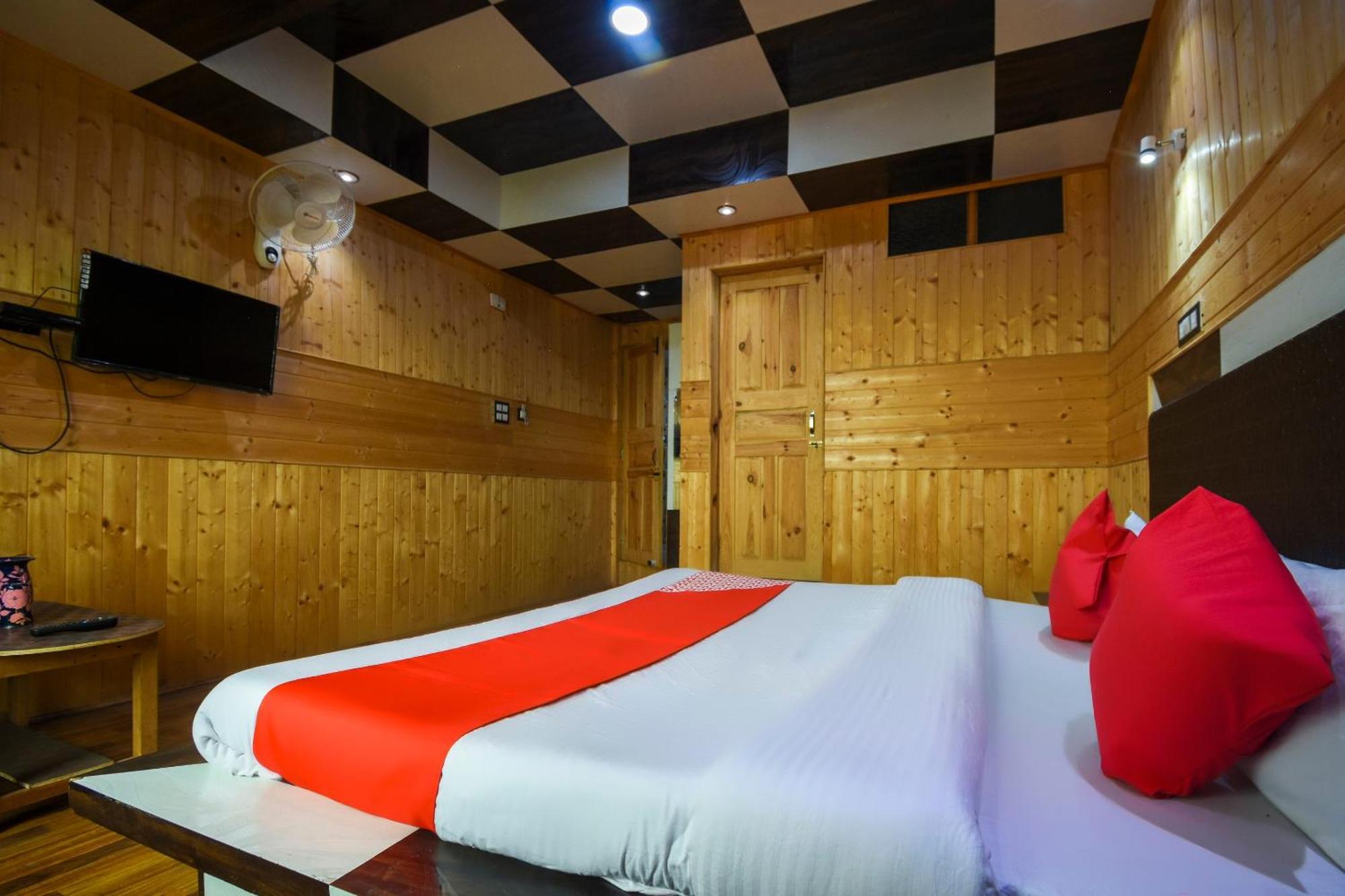Oyo Hotel New Divine Kashmir Durgjan المظهر الخارجي الصورة