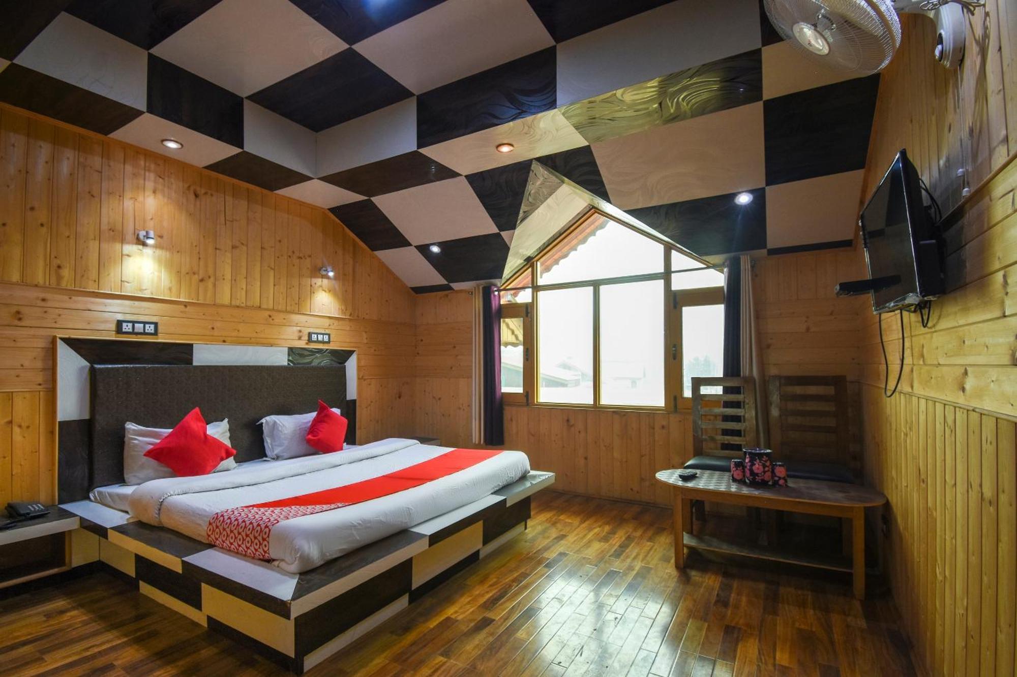 Oyo Hotel New Divine Kashmir Durgjan المظهر الخارجي الصورة