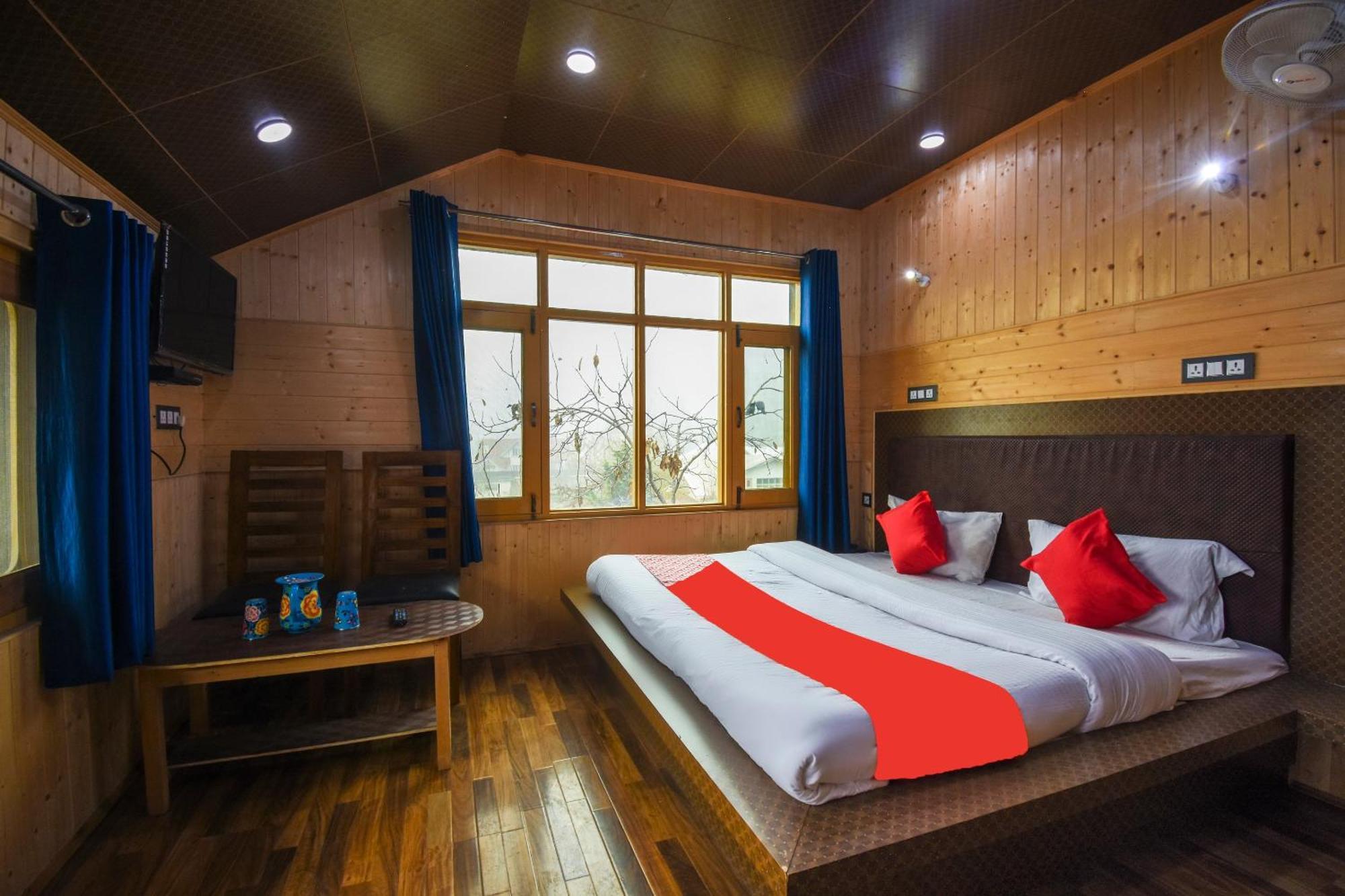 Oyo Hotel New Divine Kashmir Durgjan المظهر الخارجي الصورة