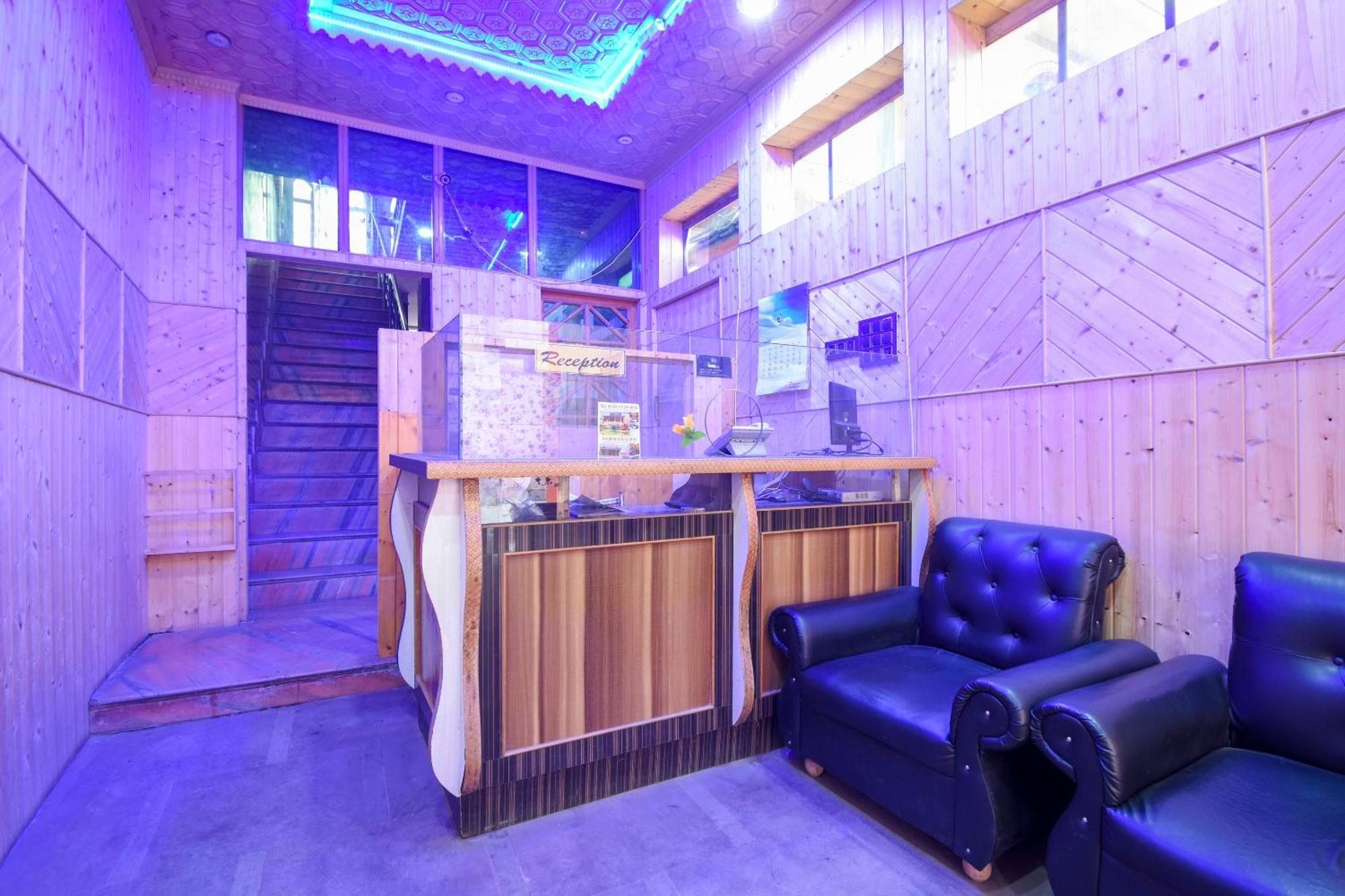 Oyo Hotel New Divine Kashmir Durgjan المظهر الخارجي الصورة